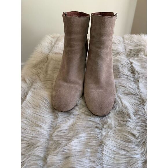Born Womens Suede Heeled Bootie Ankle Boots Water Resistant Size 11 M - Picture 7 of 8